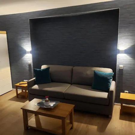 维林镇中心假日公寓